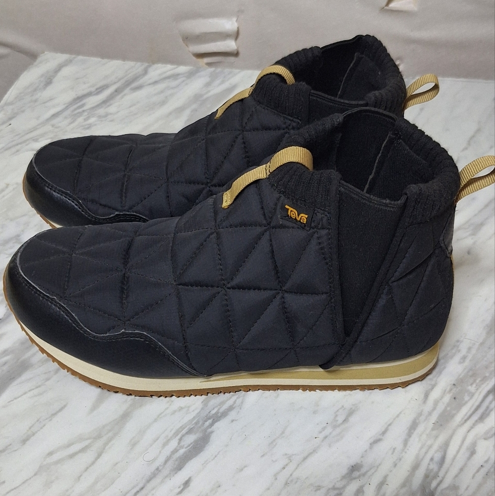 New Teva Re Ember Mid Boot Womens Ankle Snow Rain Shoes Quilted Black